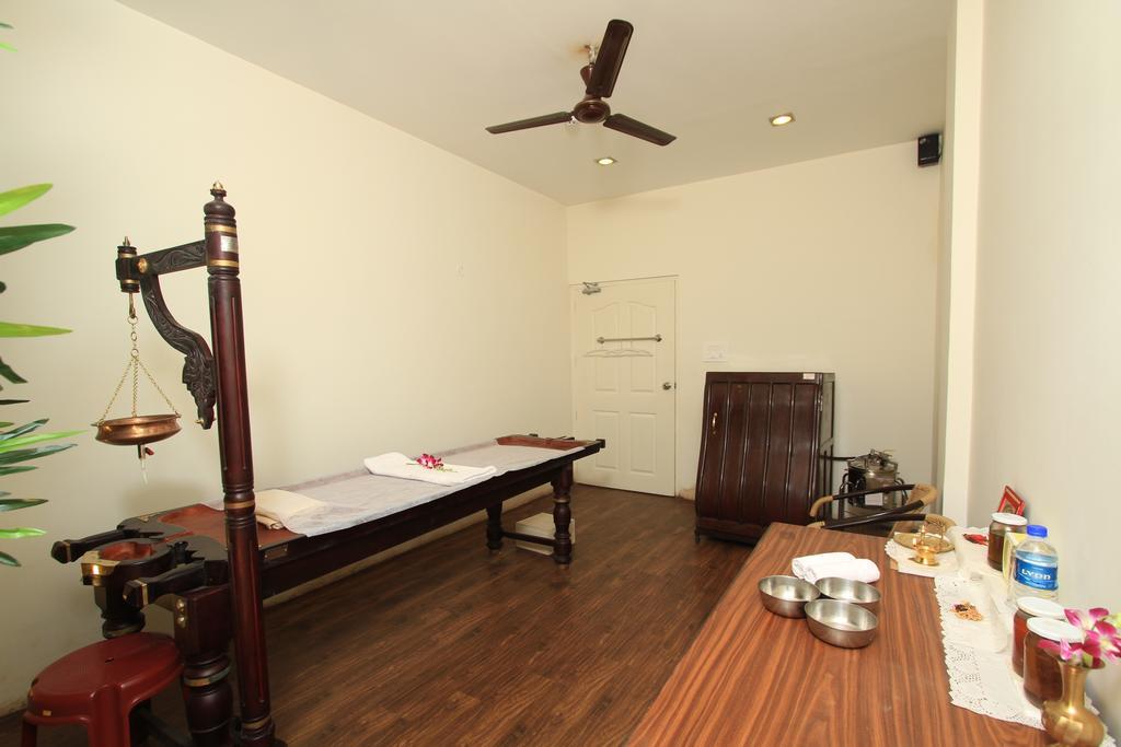 Orchid Square Hotel Coonoor Exterior photo